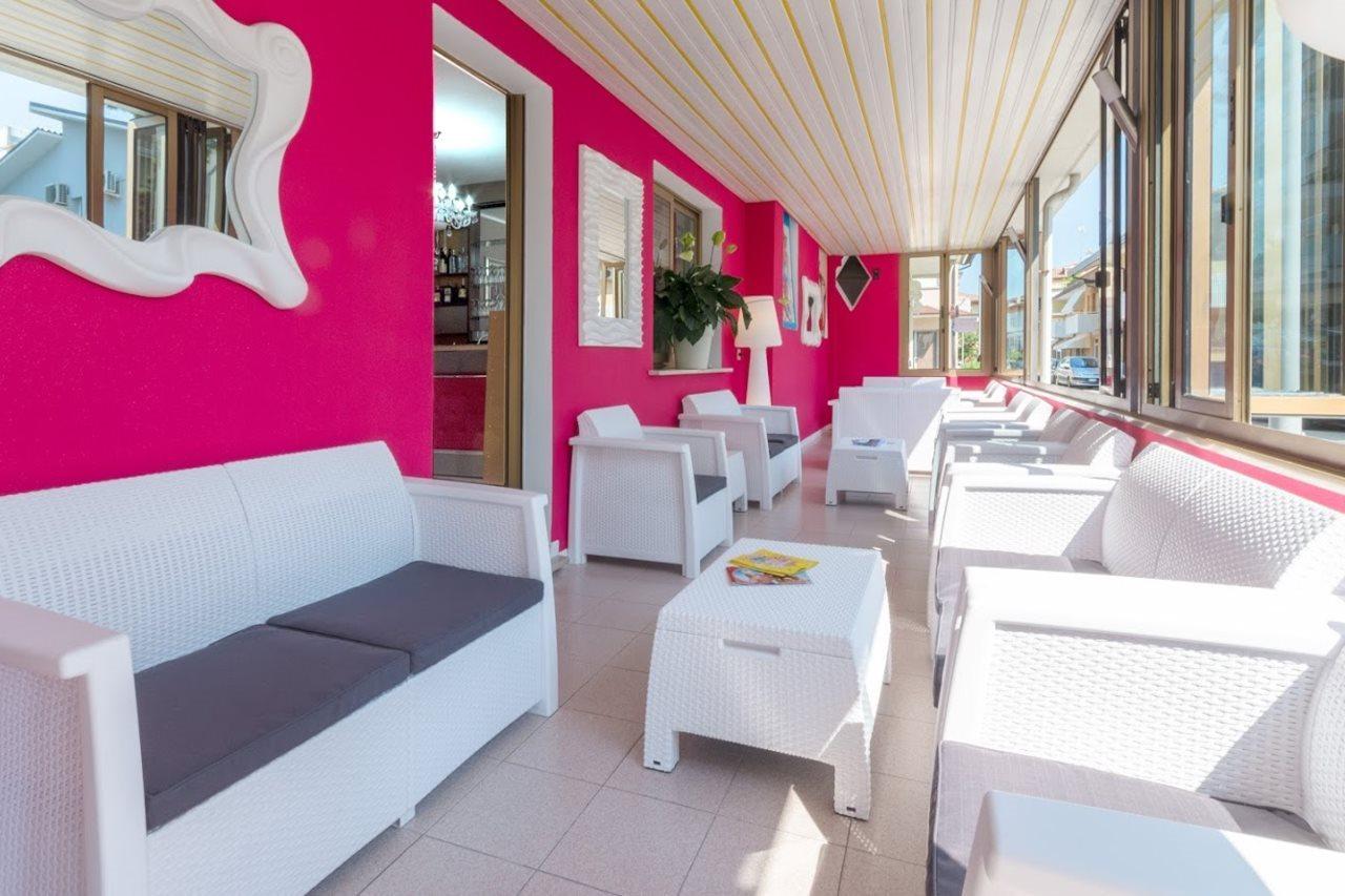 Hotel Romantik Lignano Sabbiadoro Dış mekan fotoğraf