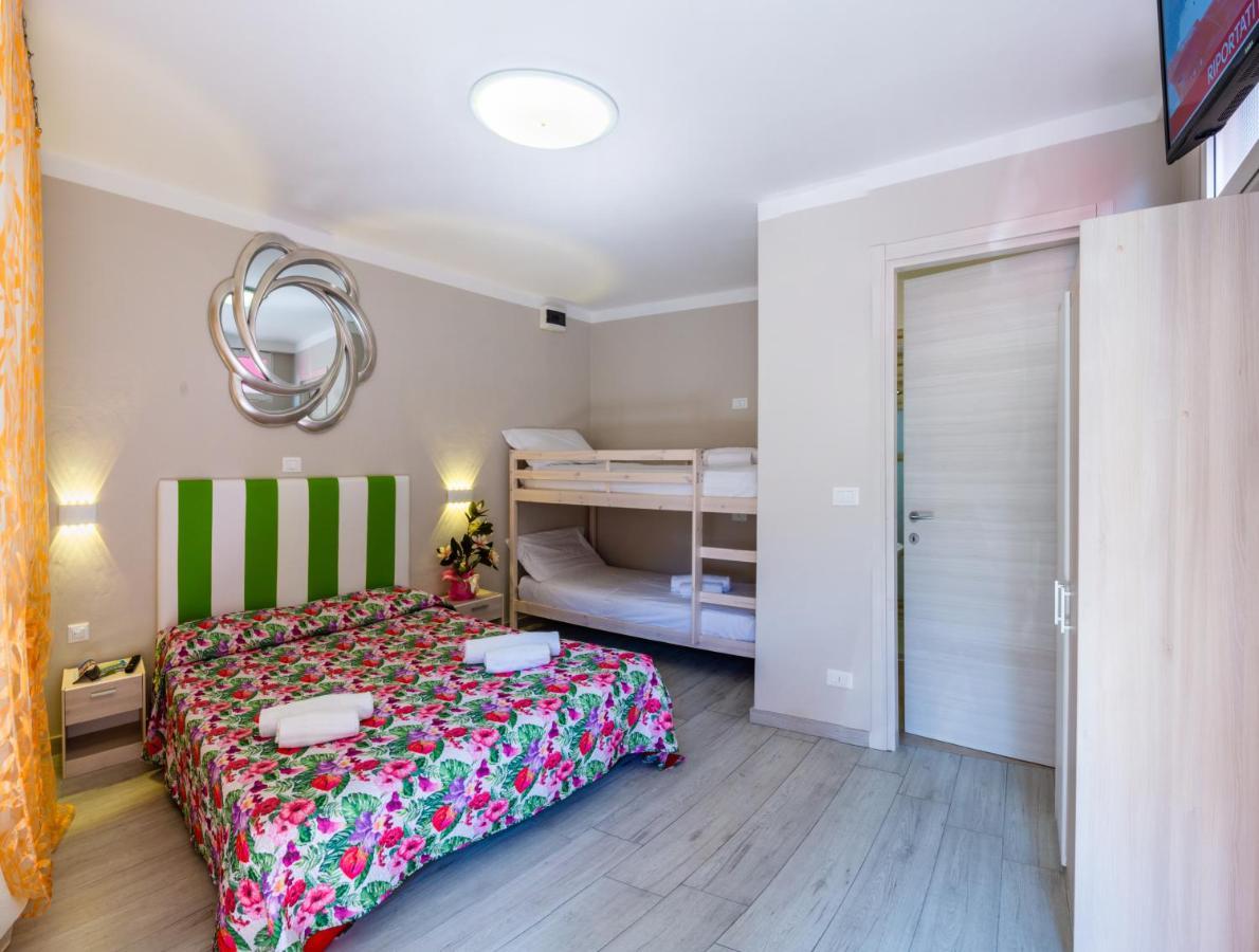 Hotel Romantik Lignano Sabbiadoro Dış mekan fotoğraf