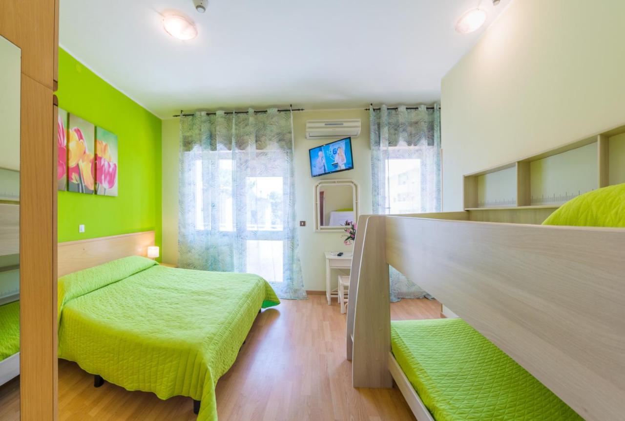 Hotel Romantik Lignano Sabbiadoro Dış mekan fotoğraf