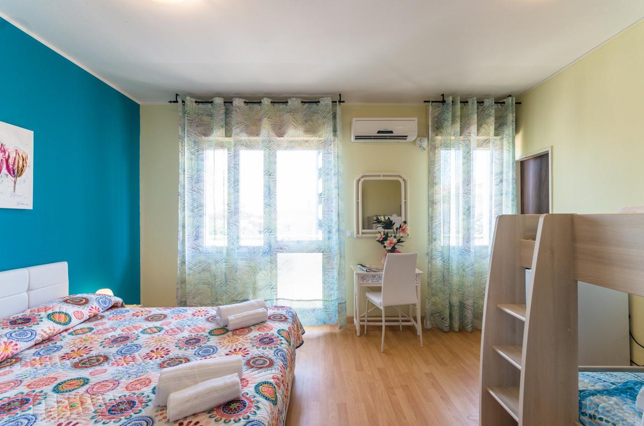 Hotel Romantik Lignano Sabbiadoro Dış mekan fotoğraf