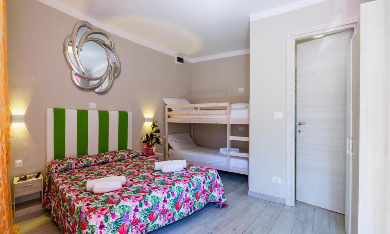 Hotel Romantik Lignano Sabbiadoro Dış mekan fotoğraf